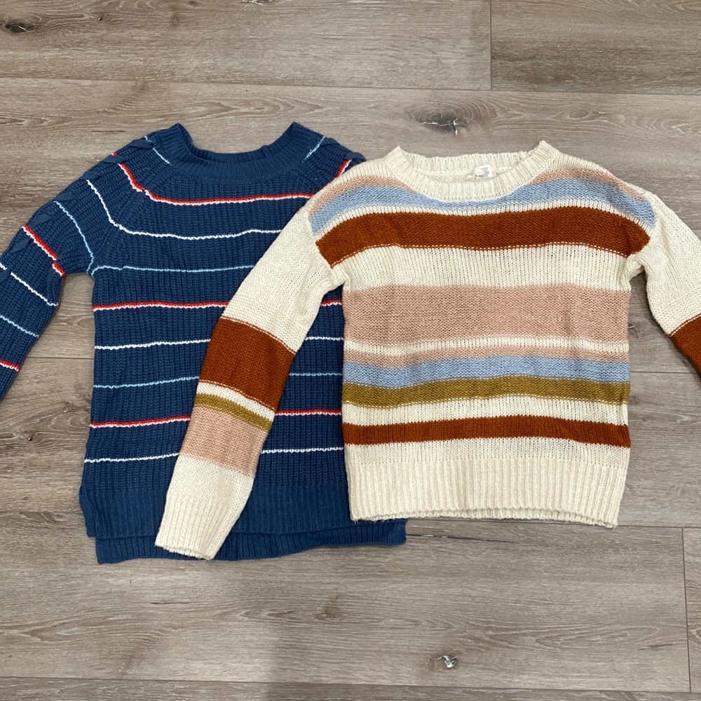 Women’s Sweater Bundle for sizes small/medium!